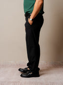 Pantalón Comfort Negro 02
